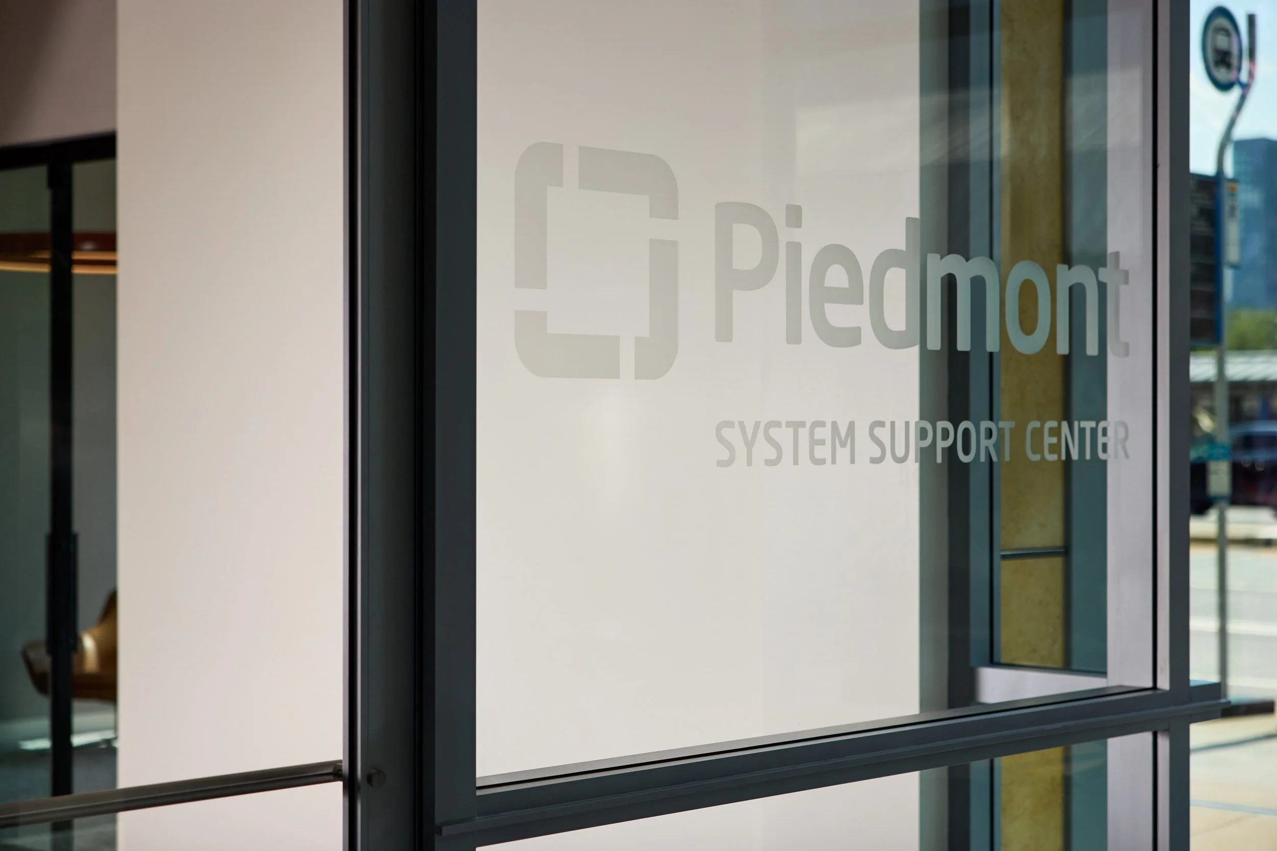 20250827_KBPHOTO_Cooper-Carry_Piedmont HealthcareSS_Handhelds_150_webuse.jpg