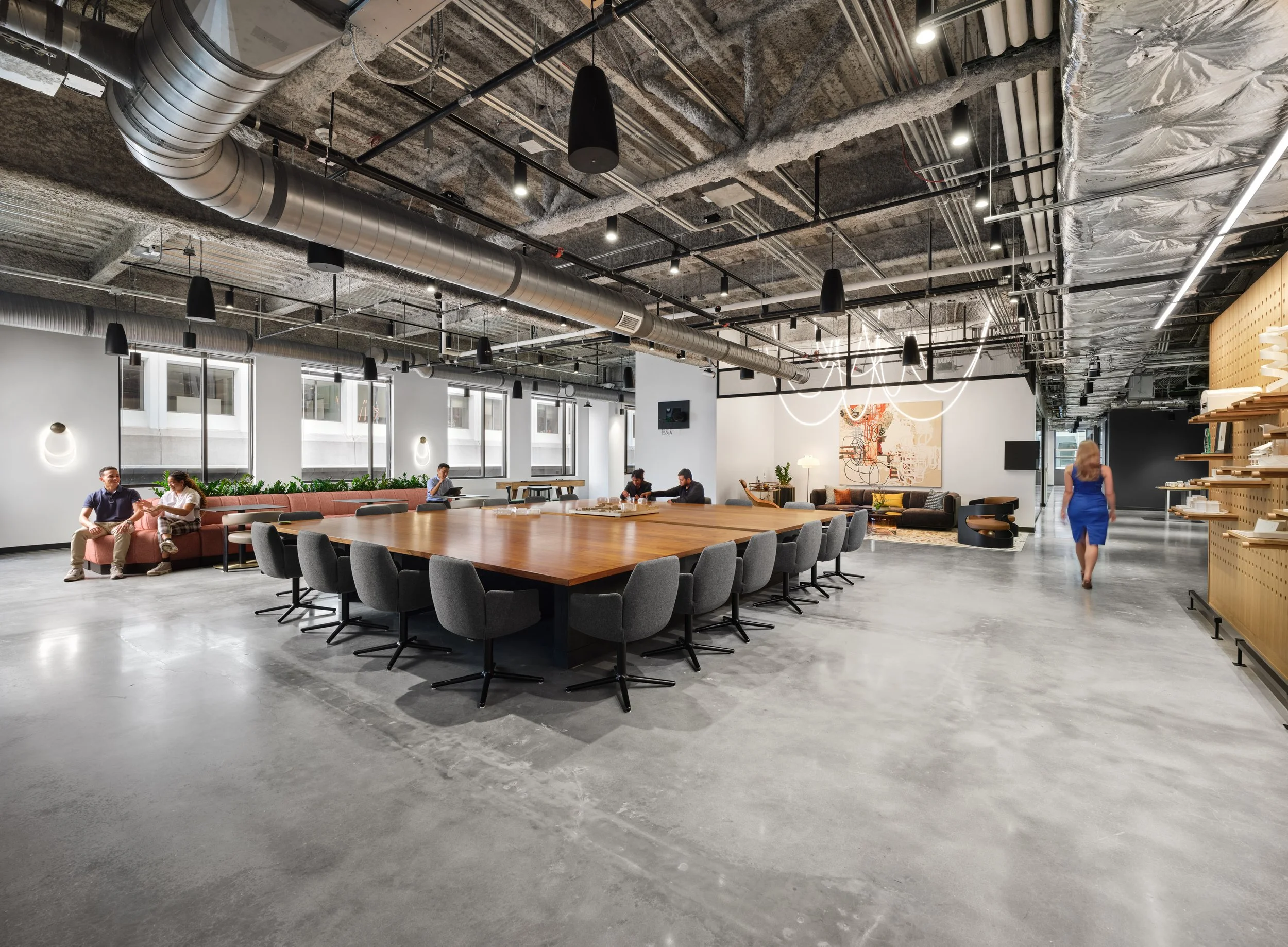 20250701_KBPHOTO_HOK_ATL-Office_View_05_v3_people-2_webuse.jpg