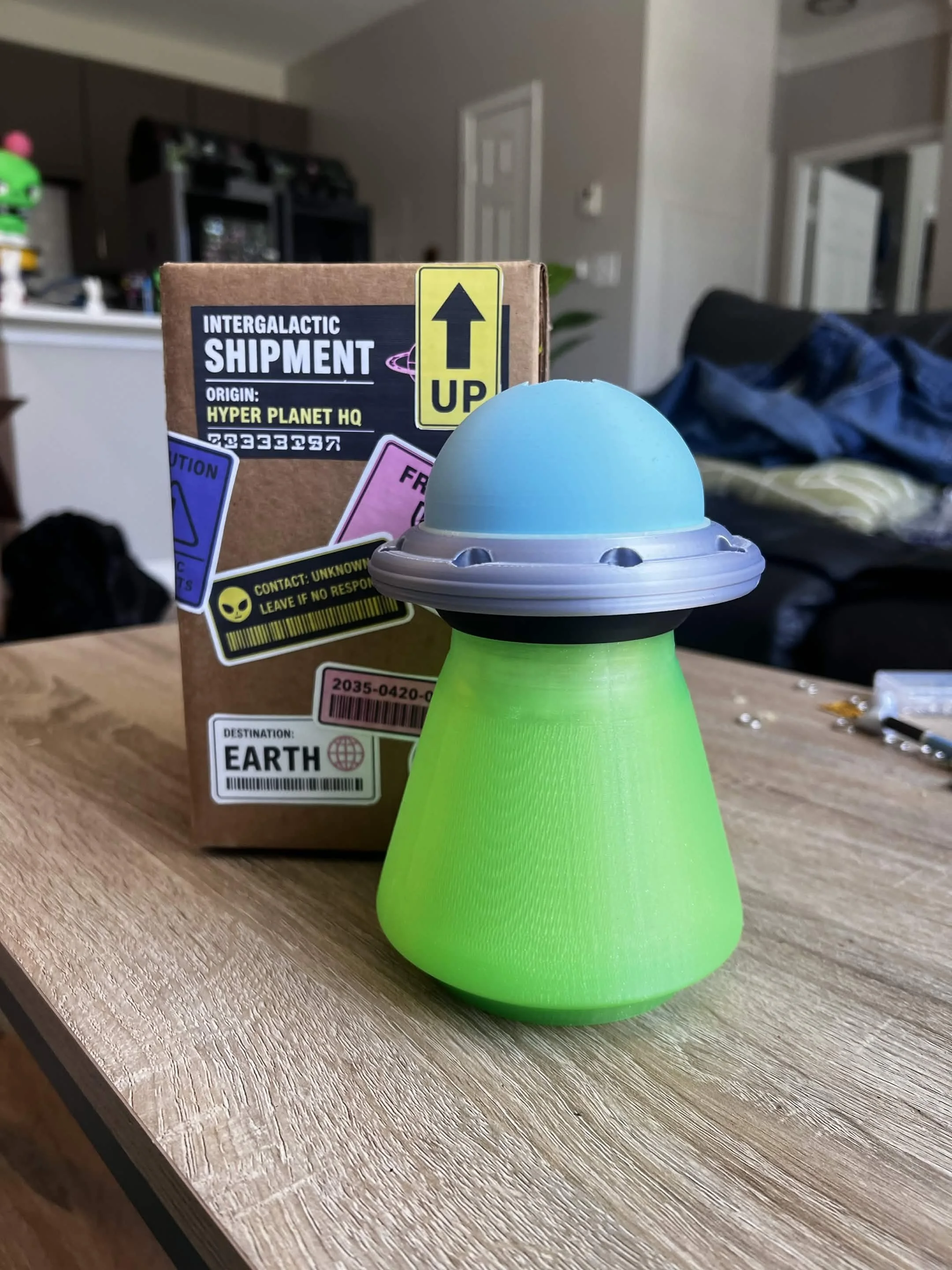 UFOWITHBOX.jpg