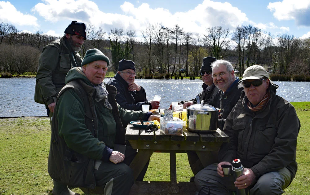 Enjoying lunch by the lakeside- perfect!