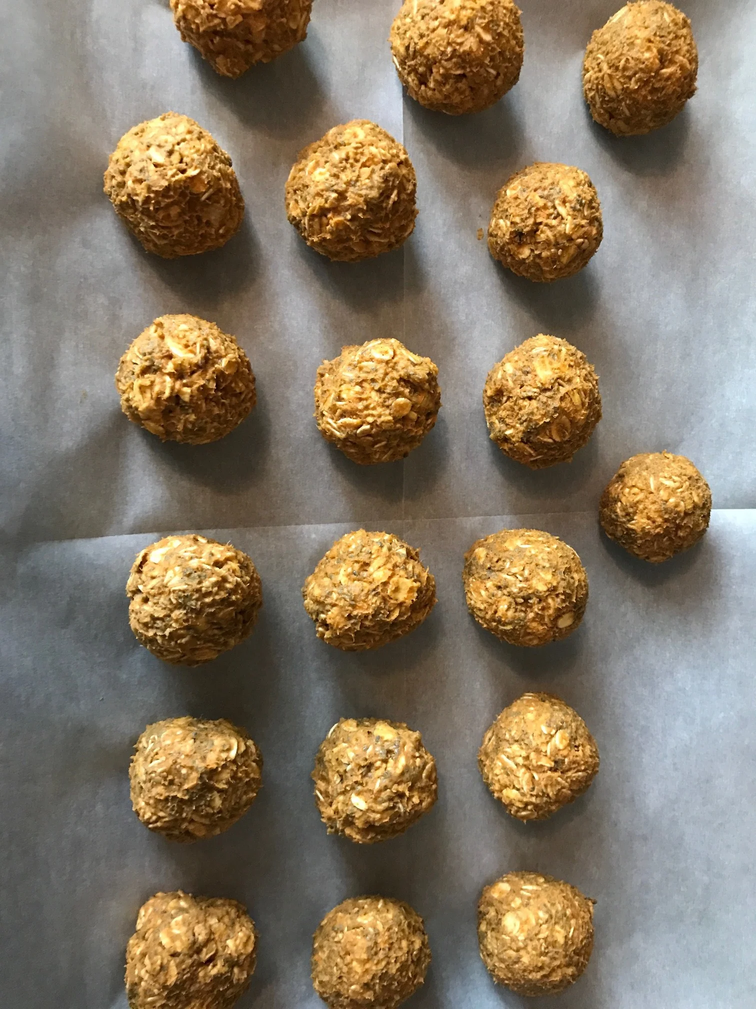 Bite-sized cookies ready to be baked!