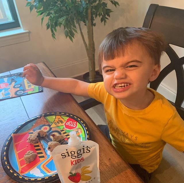 What my TWO year old ate on his birthday 🎉Still can&rsquo;t believe &ldquo;Baby P&rdquo; is 2 years old! And I can&rsquo;t believe how well he&rsquo;s been eating these past few days! Breakfast: @siggisdairy yogurt pouch, an Alyssa&rsquo;s Healthy O