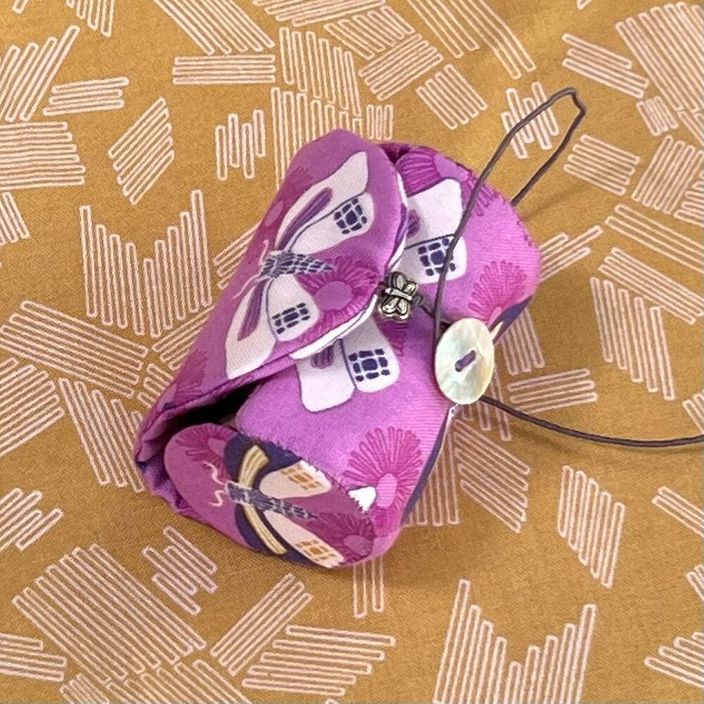 Thread holder/ sewing kit from Arounna Khounnoraj @bookhou made with Stephanie Organes @prettyplease.mx fabrics from &ldquo;Wandering&rdquo; collection for @andoverfabrics #sewingkit #threadholder