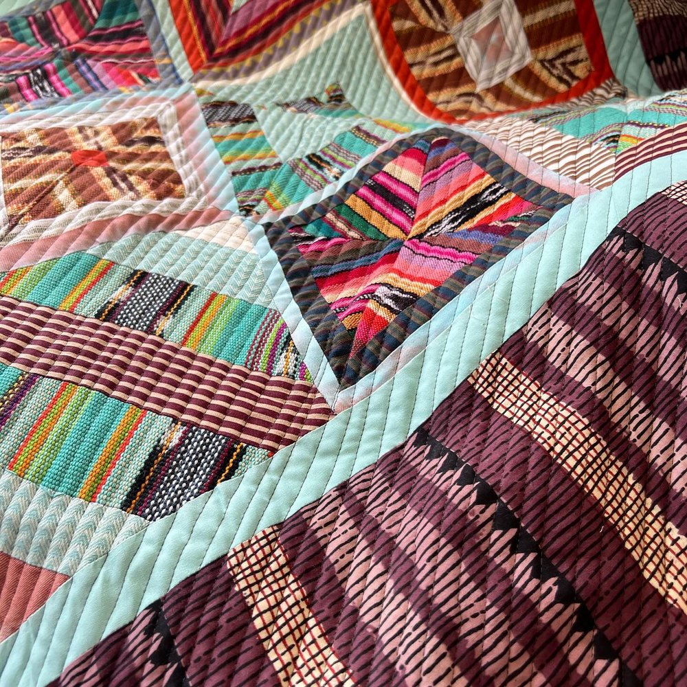 I&rsquo;m about to finish quilting a small project I made during Priscilla Bianchi&rsquo;s workshop The Stripe Revolution. She came to Mexico last Spring for a three day amazing course specifically planned by our guild.