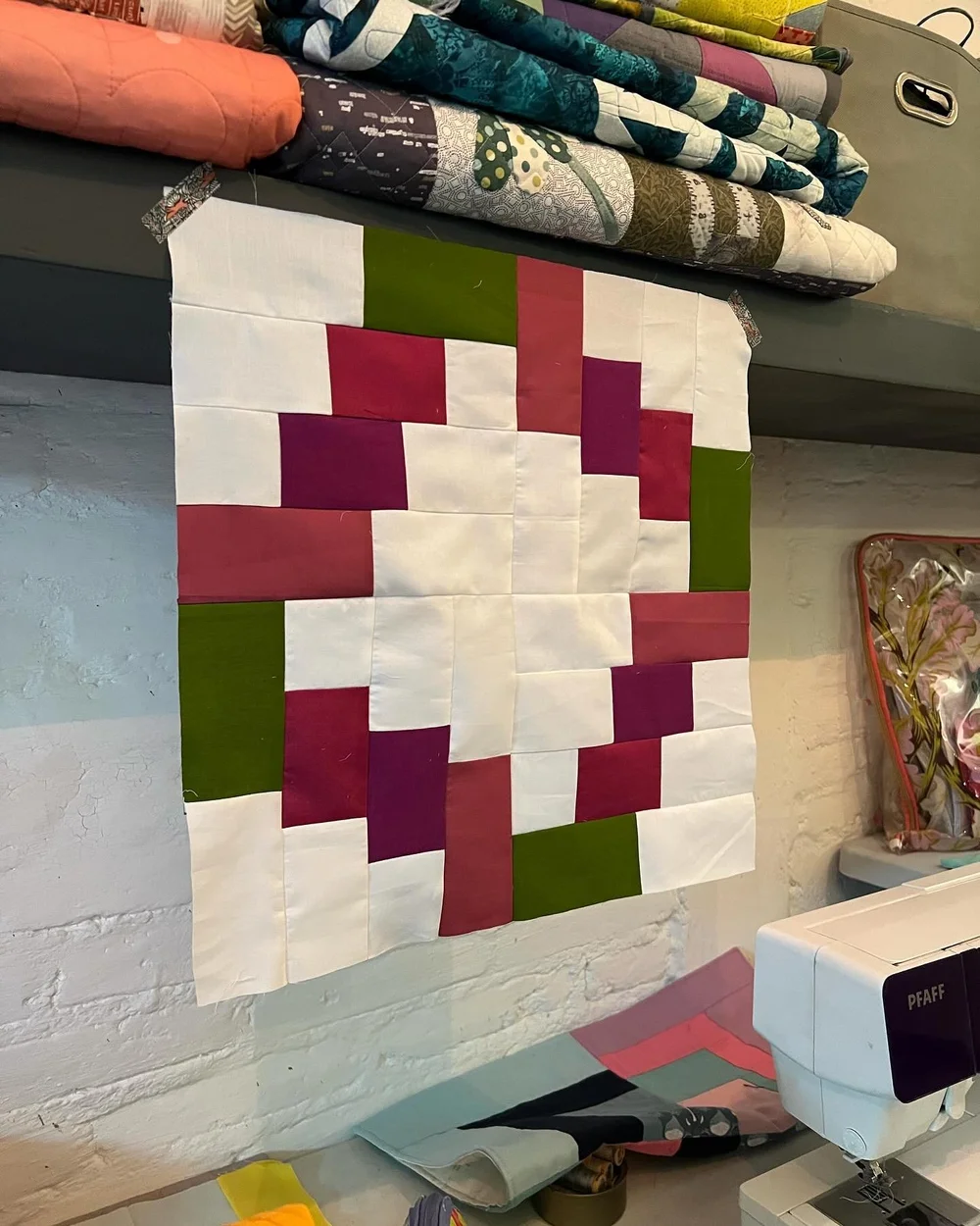 Block 7 from Solstice Sampler 2024. &ldquo;Wreathy&rdquo; designed by @lynsavenue #solsticesampler2024 #quiltsampler #quiltblocks