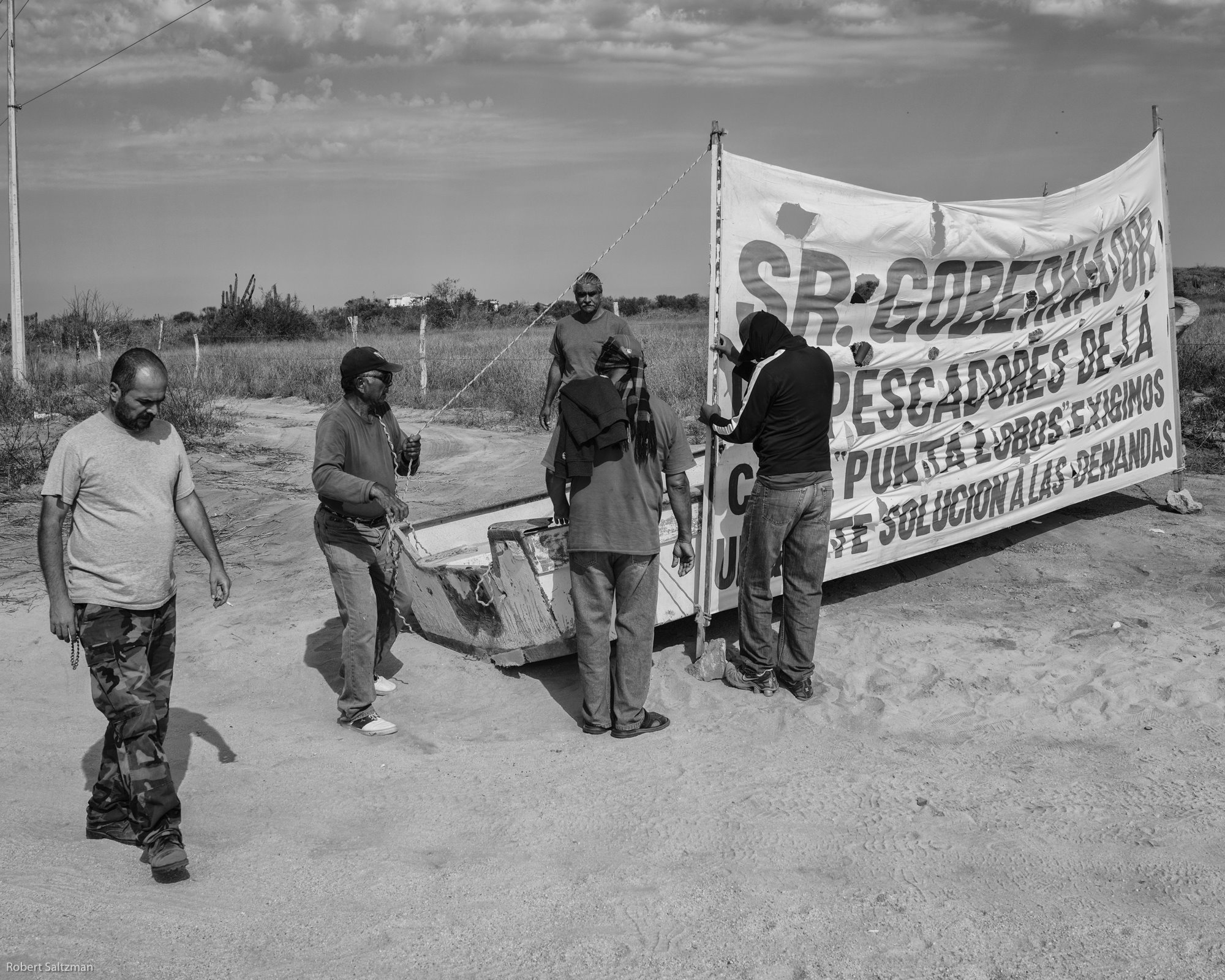  The Second Fishermen's Blockade to stop the construction of Tres Santos. Photo by Robert Saltzman 