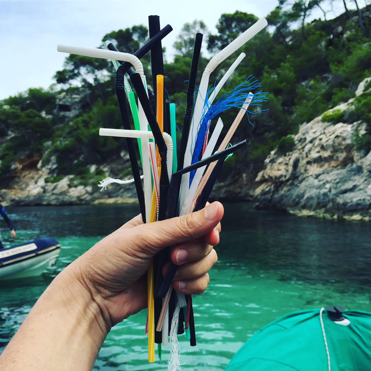 Gov. Jerry Brown Signs Straws Upon Request Bill