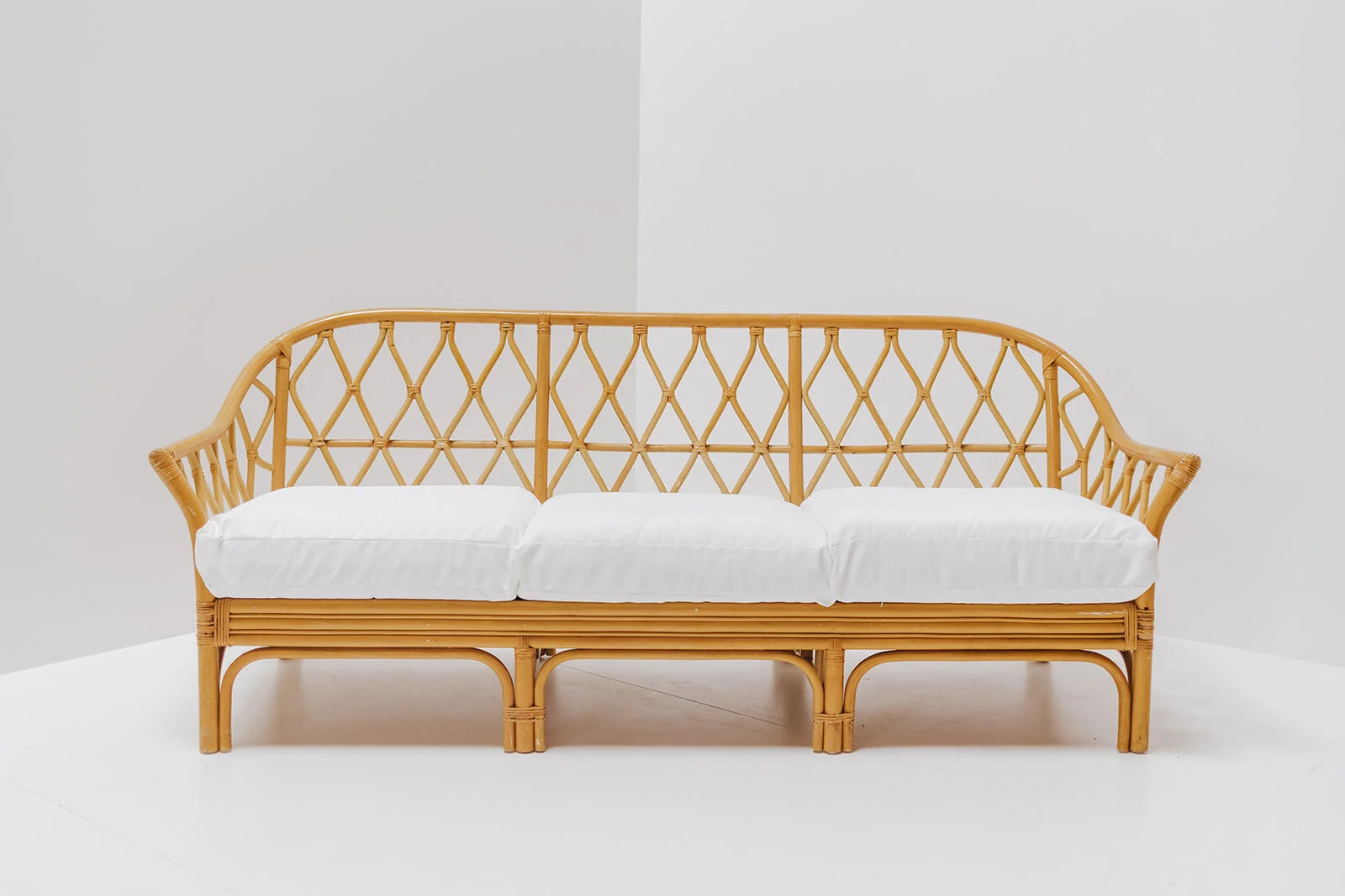 Pari Rattan Sofa