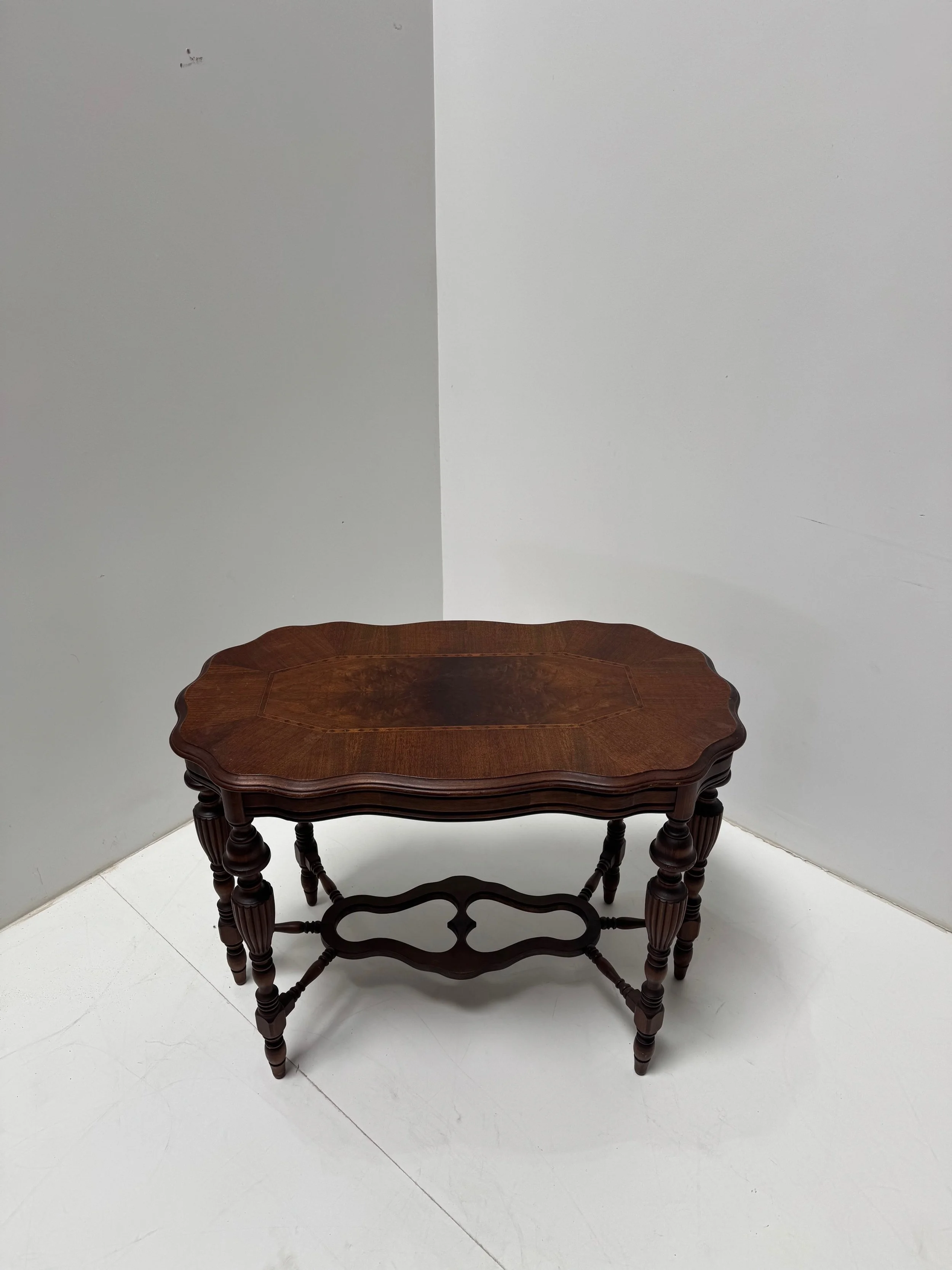 Wavy Edge Cake Table