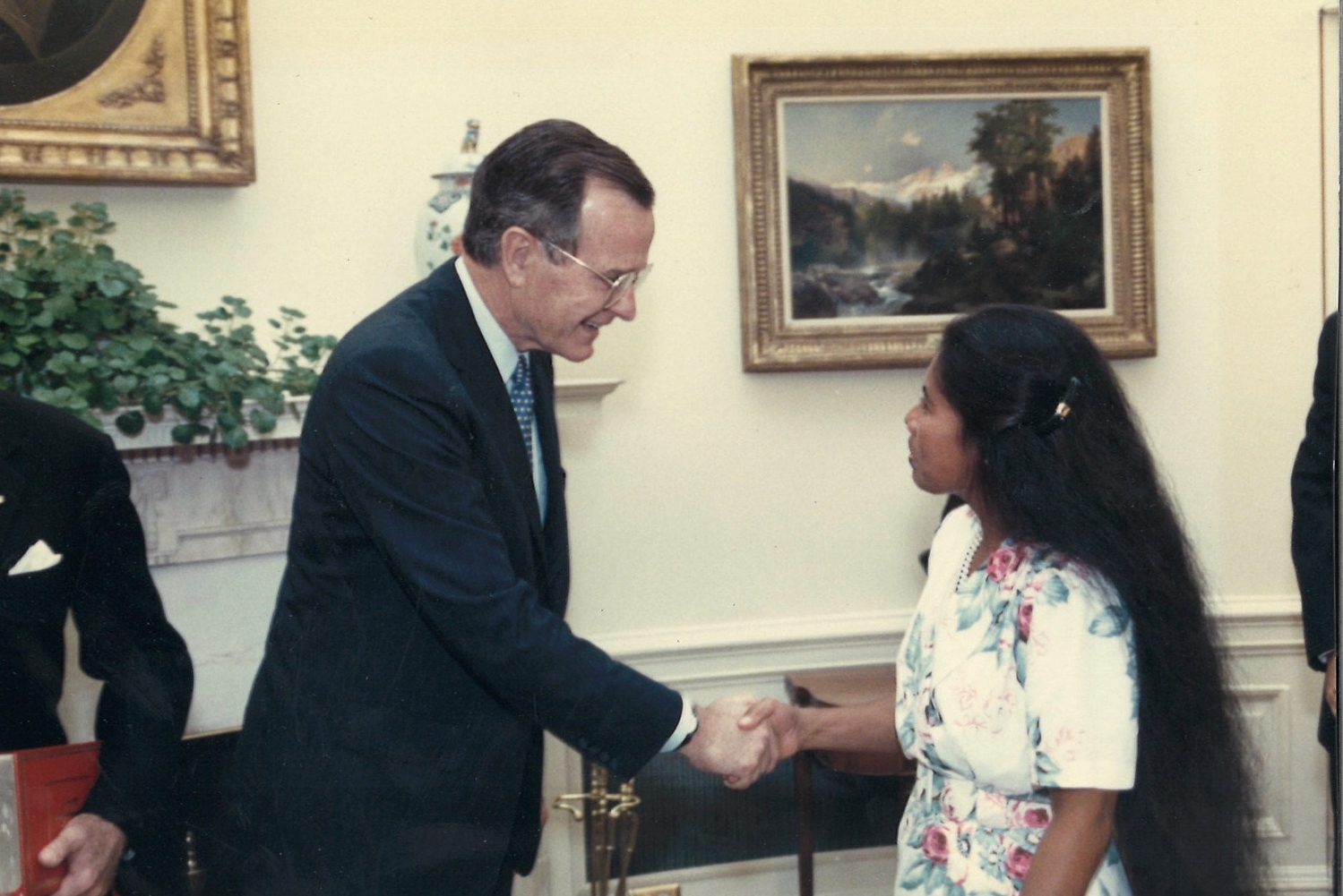 Lura in the Oval Office