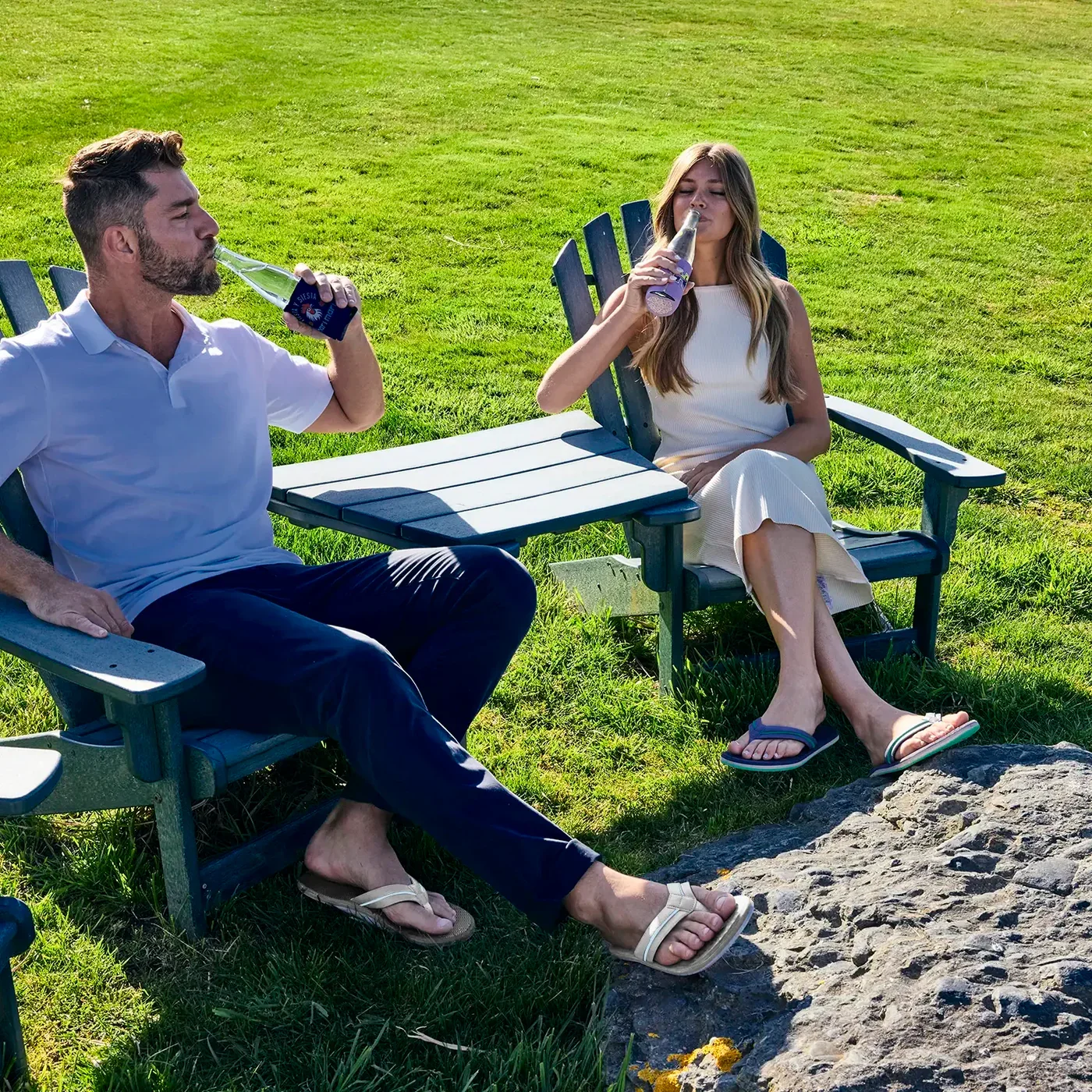 Hari_Mari_SP26_SHOT_95_Couple_Cape_Sit_008_fx_1500X1500_1.webp
