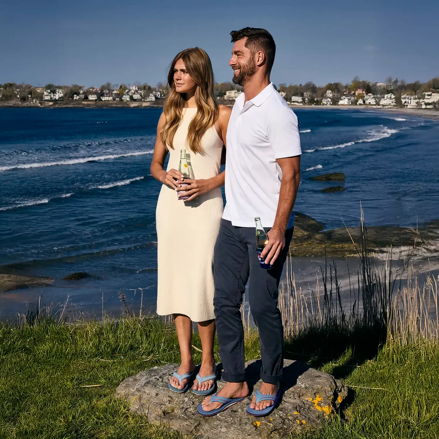 HariMari_SP26_SHOT96_CoupleCapeRock_007-fx_1500X1500_3.webp