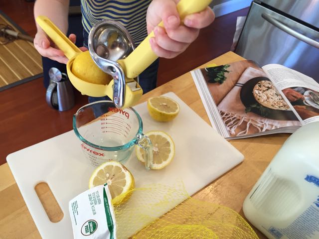  First, we squeezed lemon juice.     