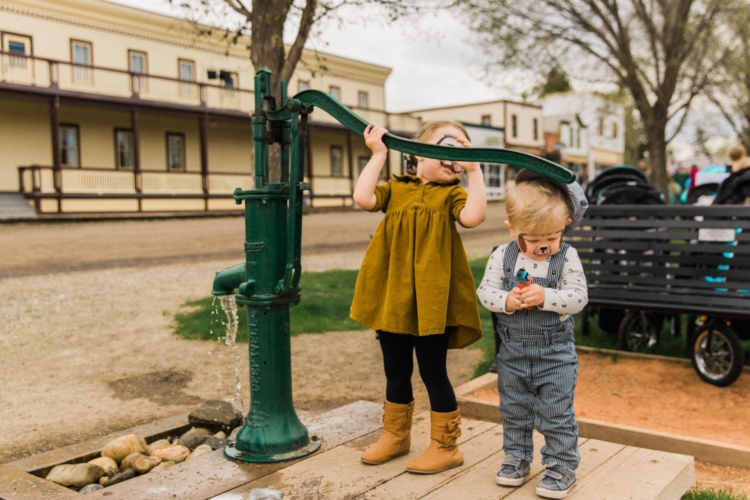 Day out with thomas, heritage park, calgary, Guenard photography, family activity