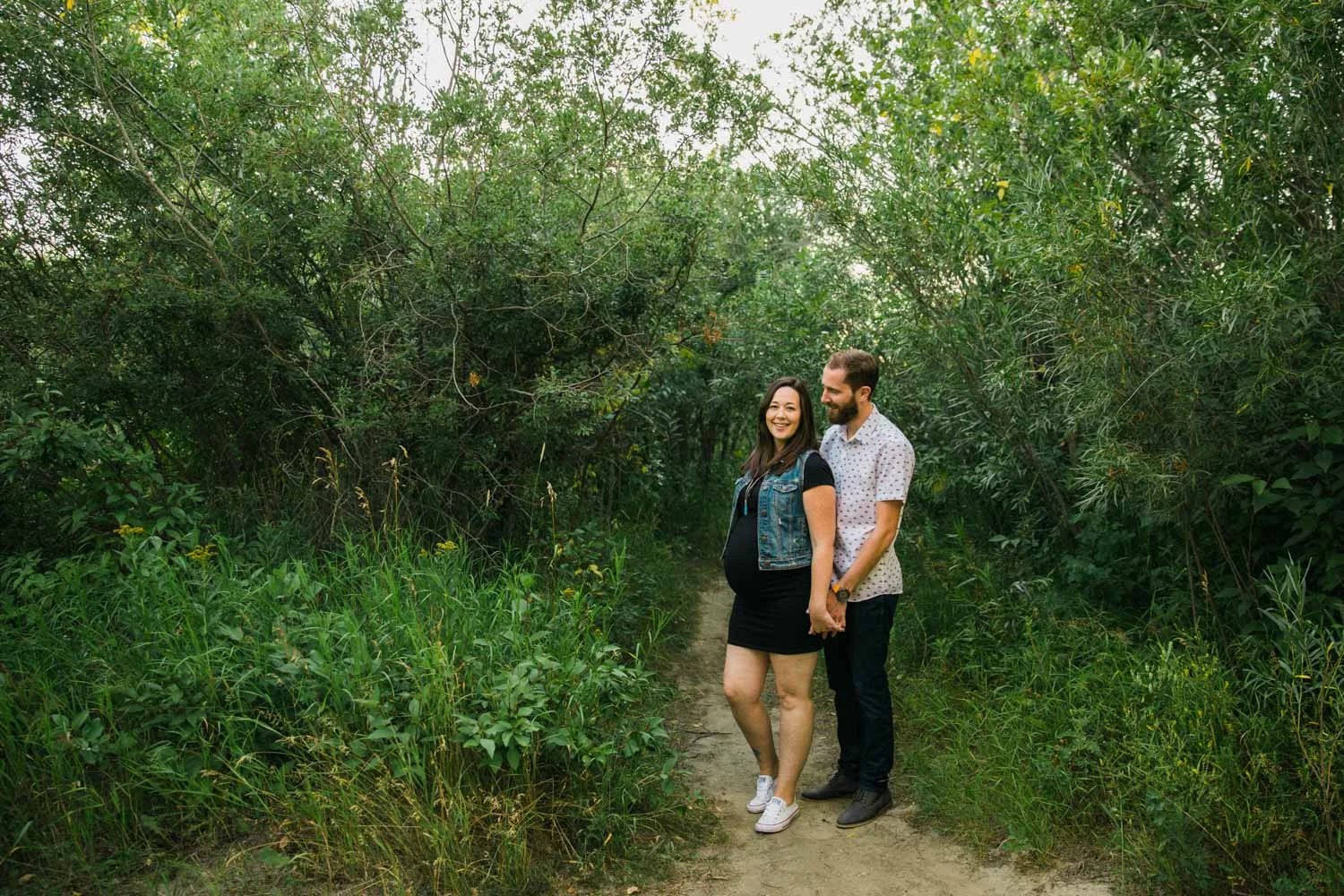 What you should know when you're pregnant with your first jennie guenard photography fishcreek park calgary maternity photographer