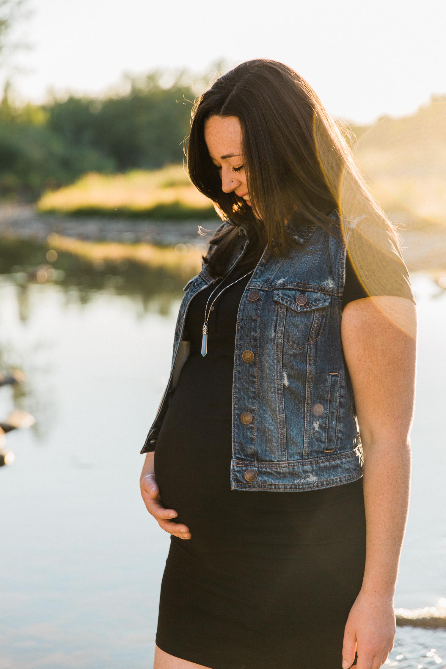 What you should know when you're pregnant with your first jennie guenard photography fishcreek park calgary maternity photographer