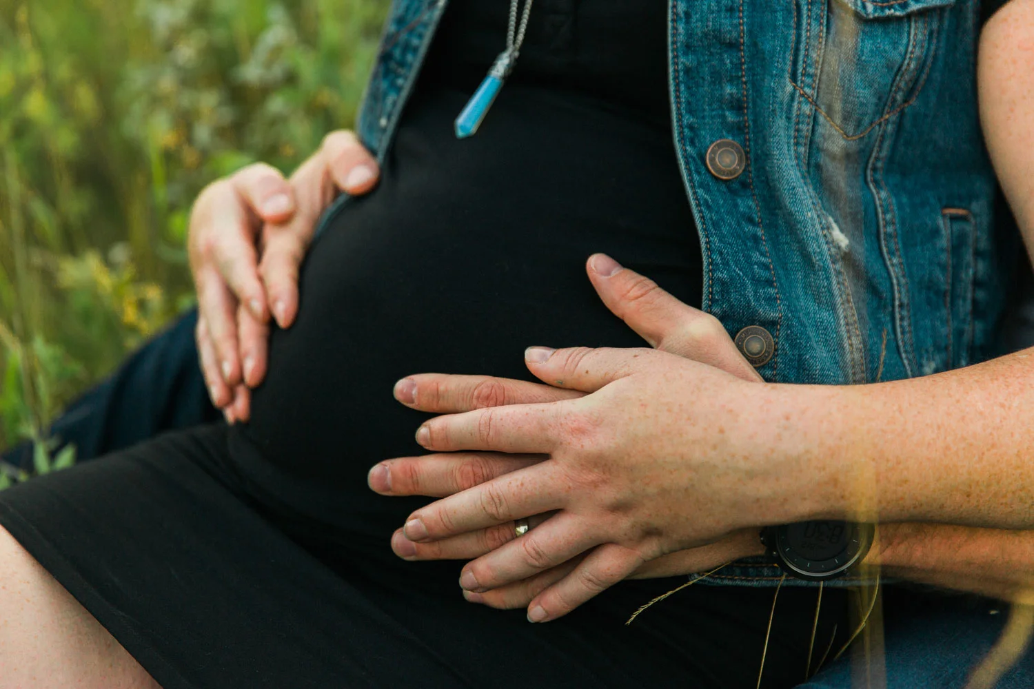 What you should know when you're pregnant with your first jennie guenard photography fishcreek park calgary maternity photographer