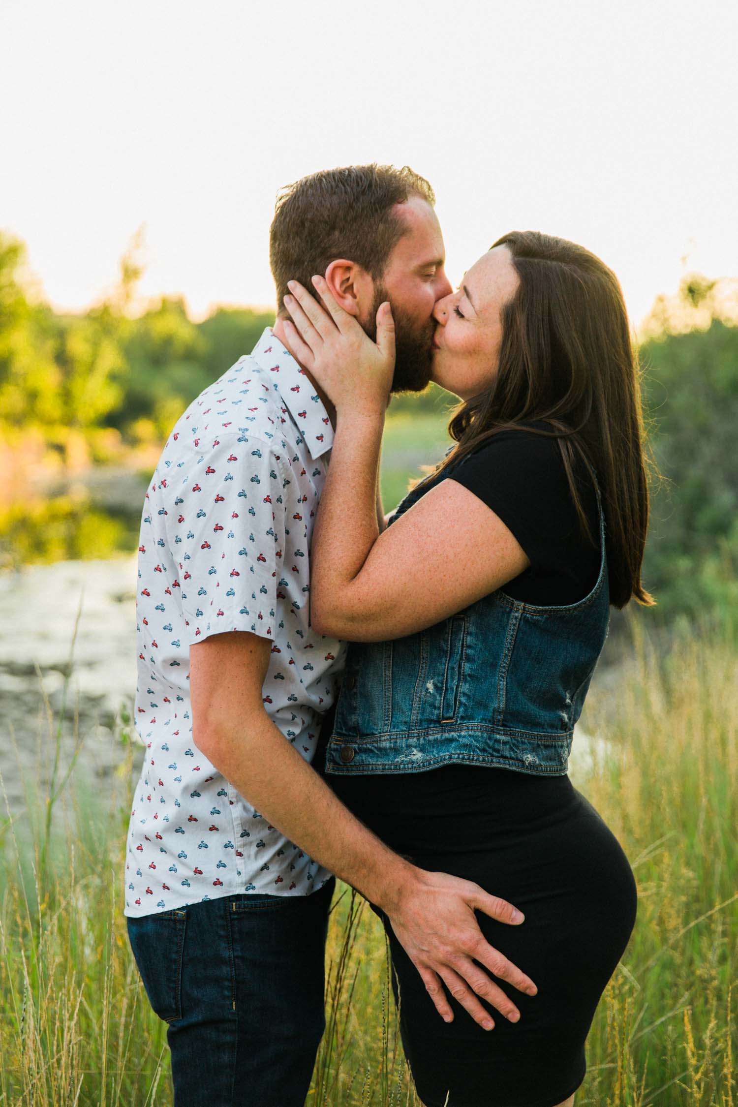 What you should know when you're pregnant with your first jennie guenard photography fishcreek park calgary maternity photographer