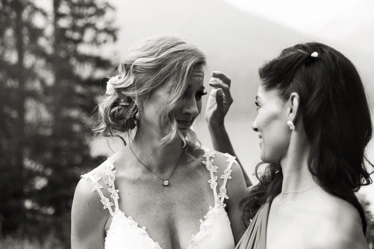 Emerald Lake Lodge Intimate Wedding Photographer Jennie Guenard Photography British Columbia