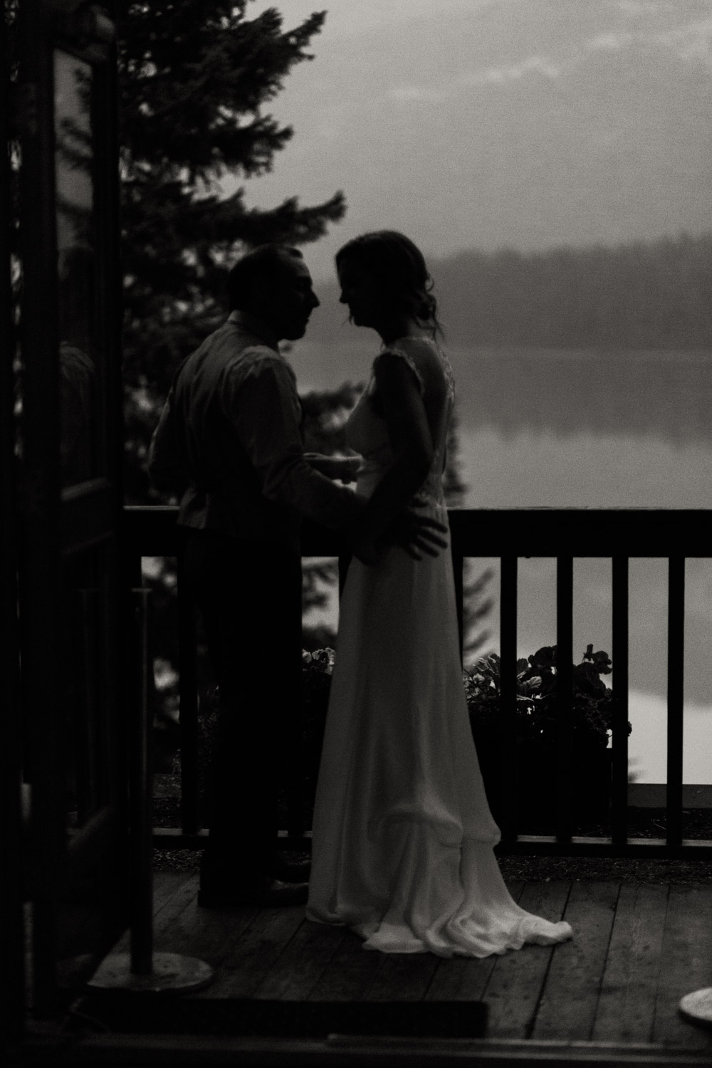 Emerald Lake Lodge Intimate Wedding Photographer Jennie Guenard Photography British Columbia