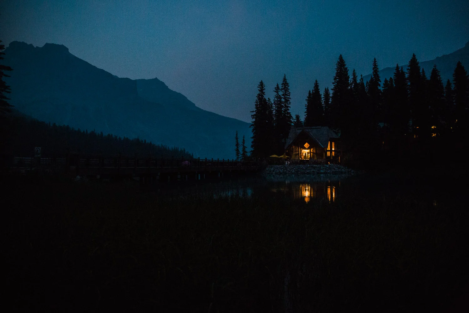 Emerald Lake Lodge Intimate Wedding Photographer Jennie Guenard Photography British Columbia