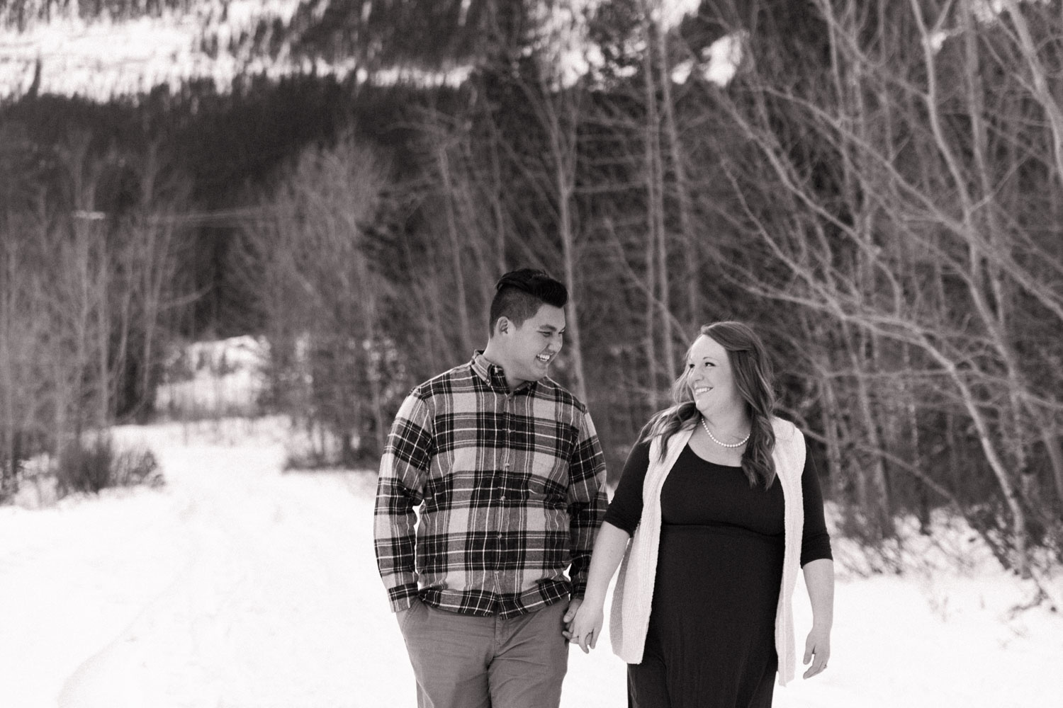 Canmore Mountain Maternity Shoot Calgary Photographer Jennie Guenard Photography