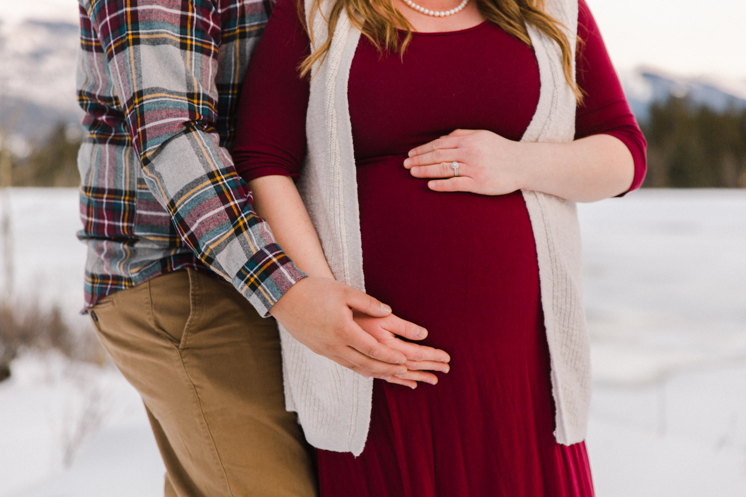 Canmore Mountain Maternity Shoot Calgary Photographer Jennie Guenard Photography