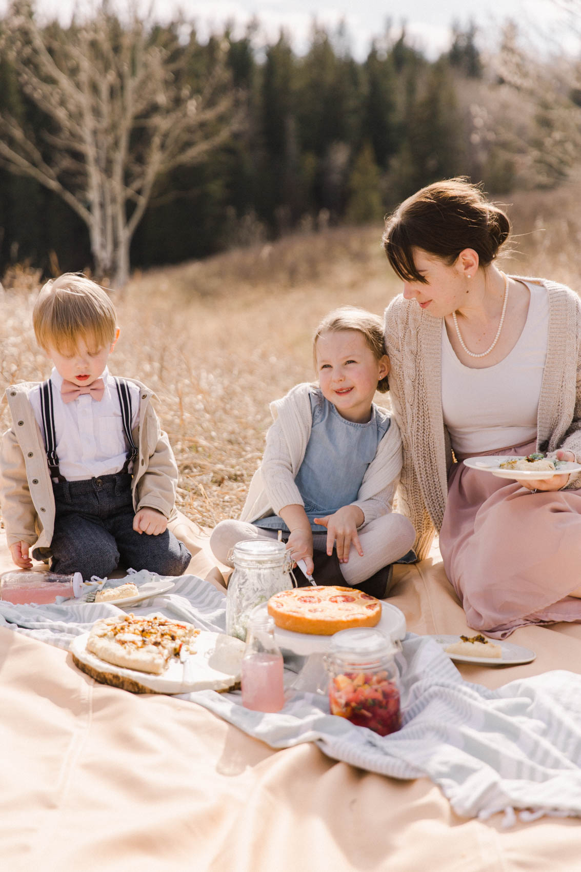Outdoor Easter ideas in Calgary, egg hunt and picnic family photographer Jennie Guenard Photography