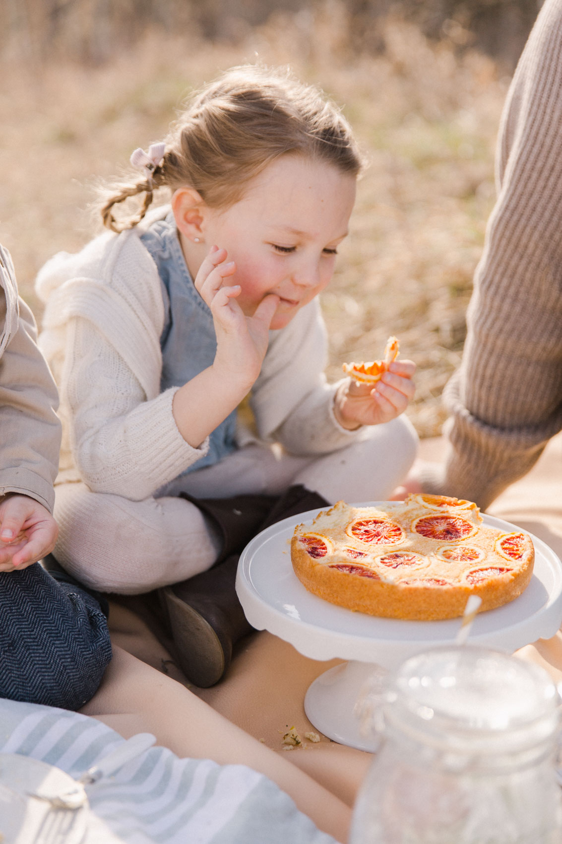 Outdoor Easter ideas in Calgary, egg hunt and picnic family photographer Jennie Guenard Photography