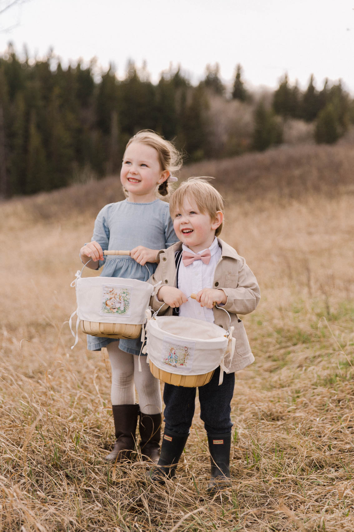 Outdoor Easter ideas in Calgary, egg hunt and picnic family photographer Jennie Guenard Photography