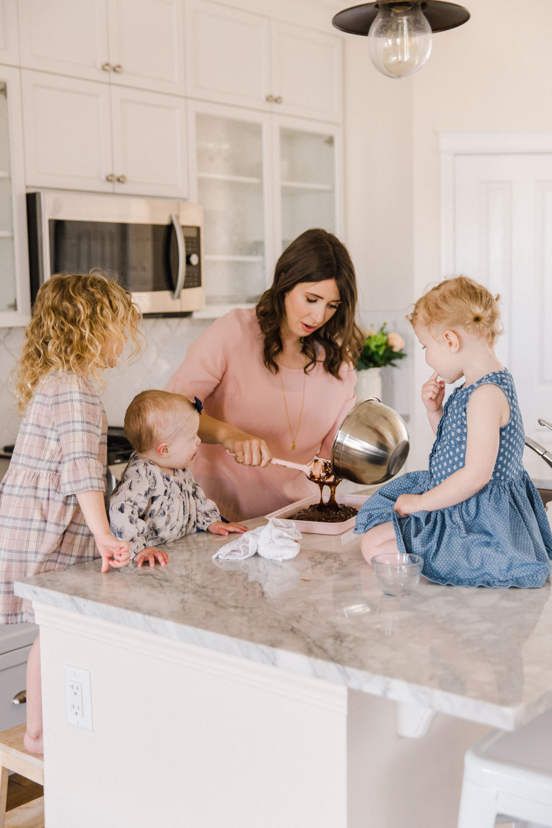 Calgary Motherhood Shoot Lifestyle Photographer Jennie Guenard Photography