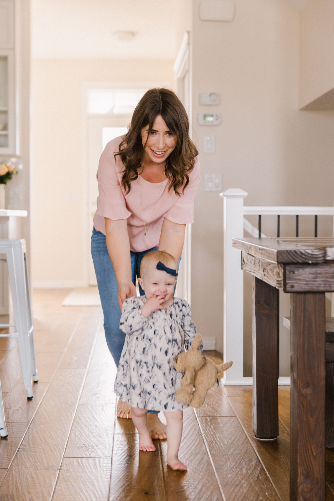 Calgary Motherhood Shoot Lifestyle Photographer Jennie Guenard Photography