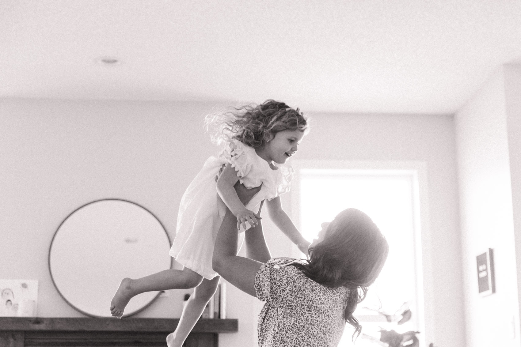 Calgary Motherhood Shoot Lifestyle Photographer Jennie Guenard Photography