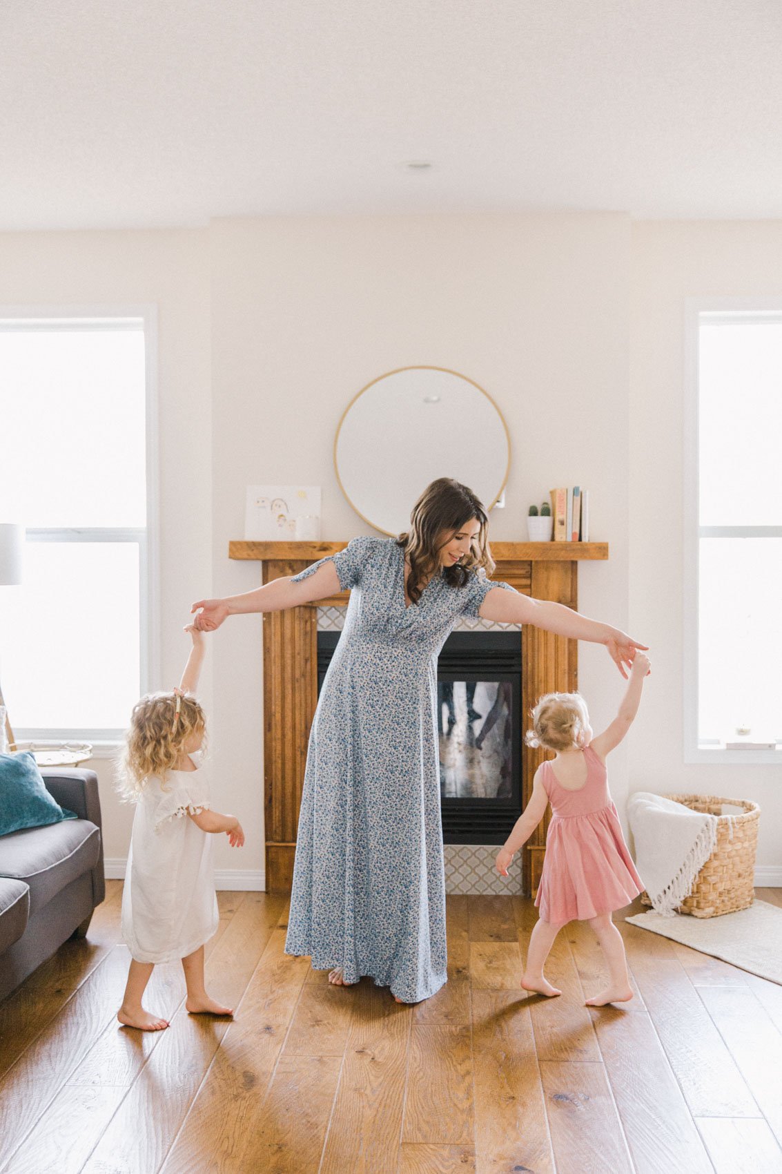 Calgary Motherhood Shoot Lifestyle Photographer Jennie Guenard Photography