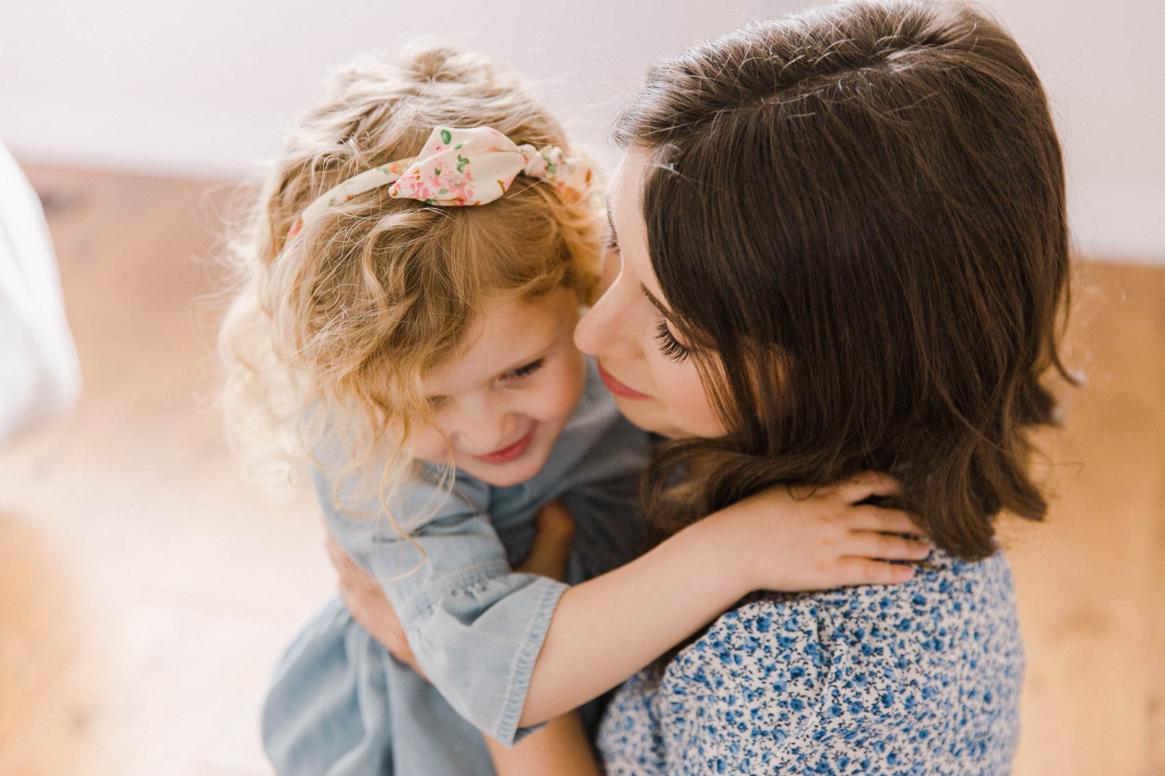Calgary Motherhood Shoot Lifestyle Photographer Jennie Guenard Photography