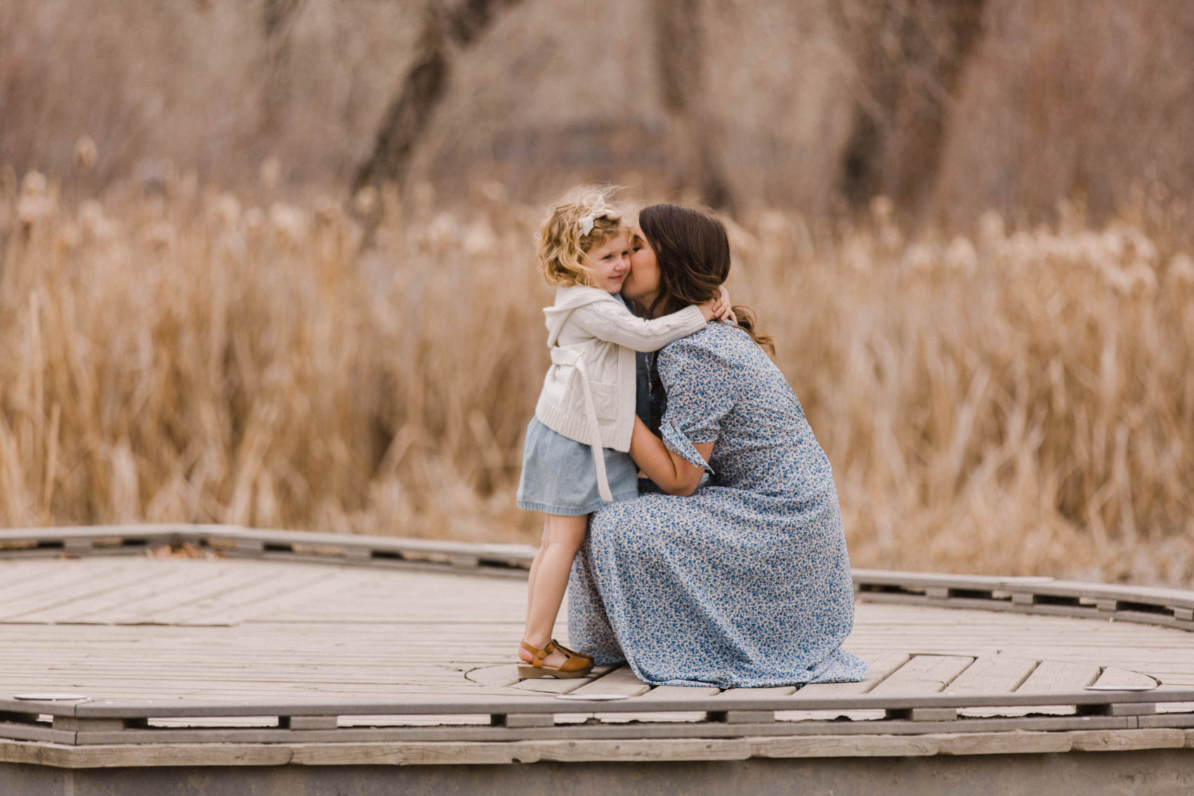 Calgary Motherhood Shoot Lifestyle Photographer Jennie Guenard Photography