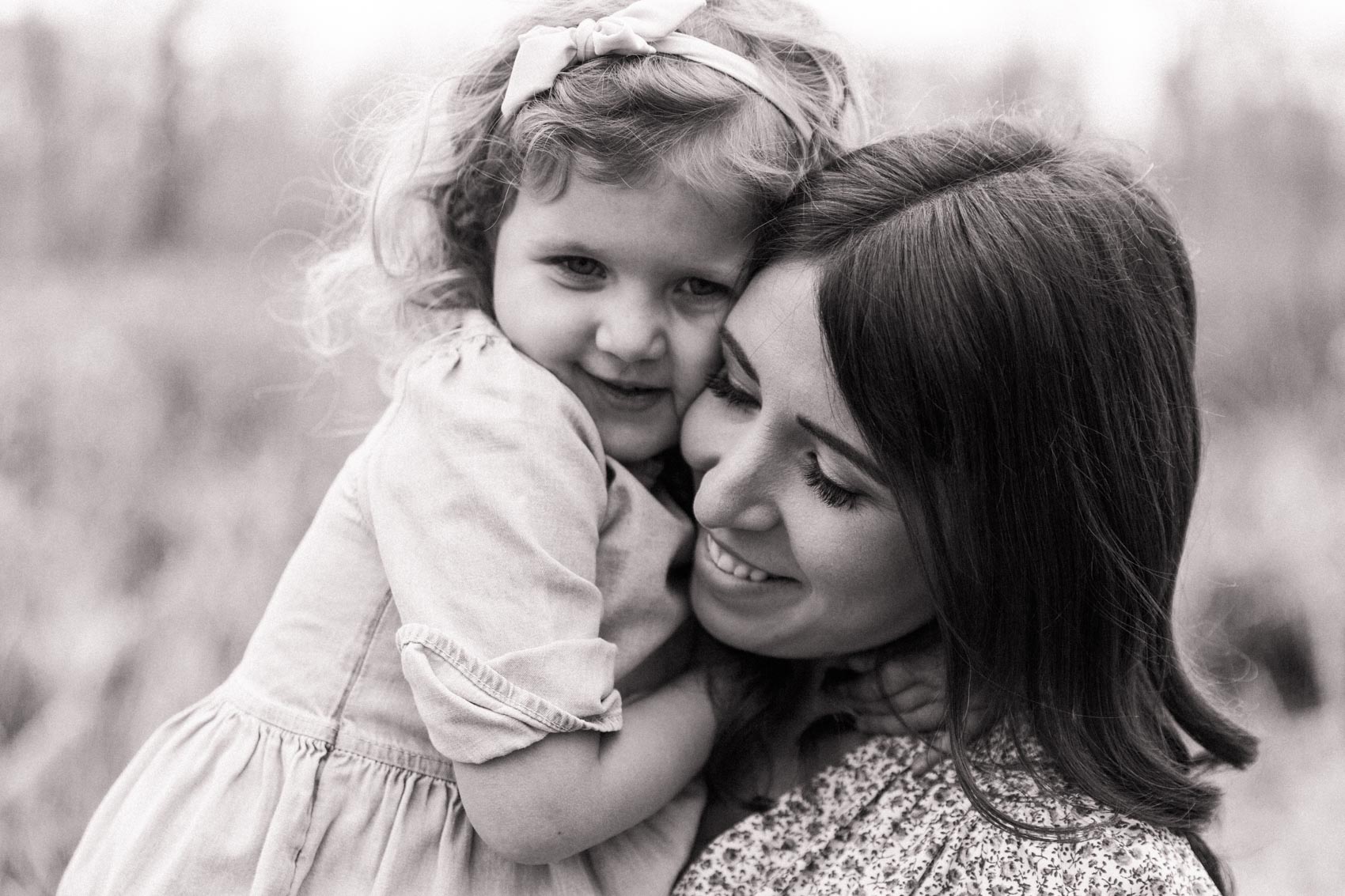 Calgary Motherhood Shoot Lifestyle Photographer Jennie Guenard Photography
