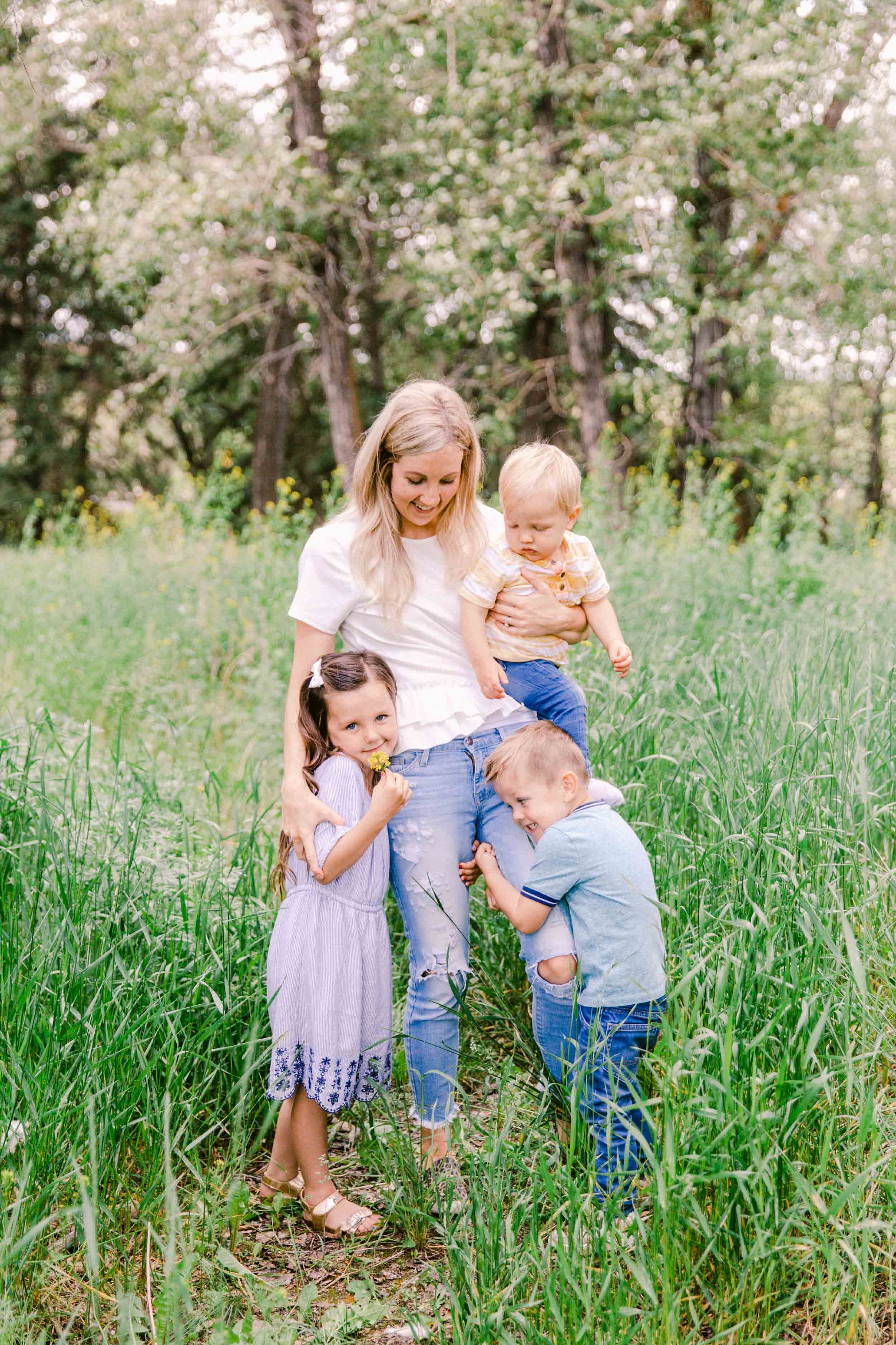 Calgary Motherhood Shoot Fine Art Lifestyle Photographer Jennie Guenard Photography