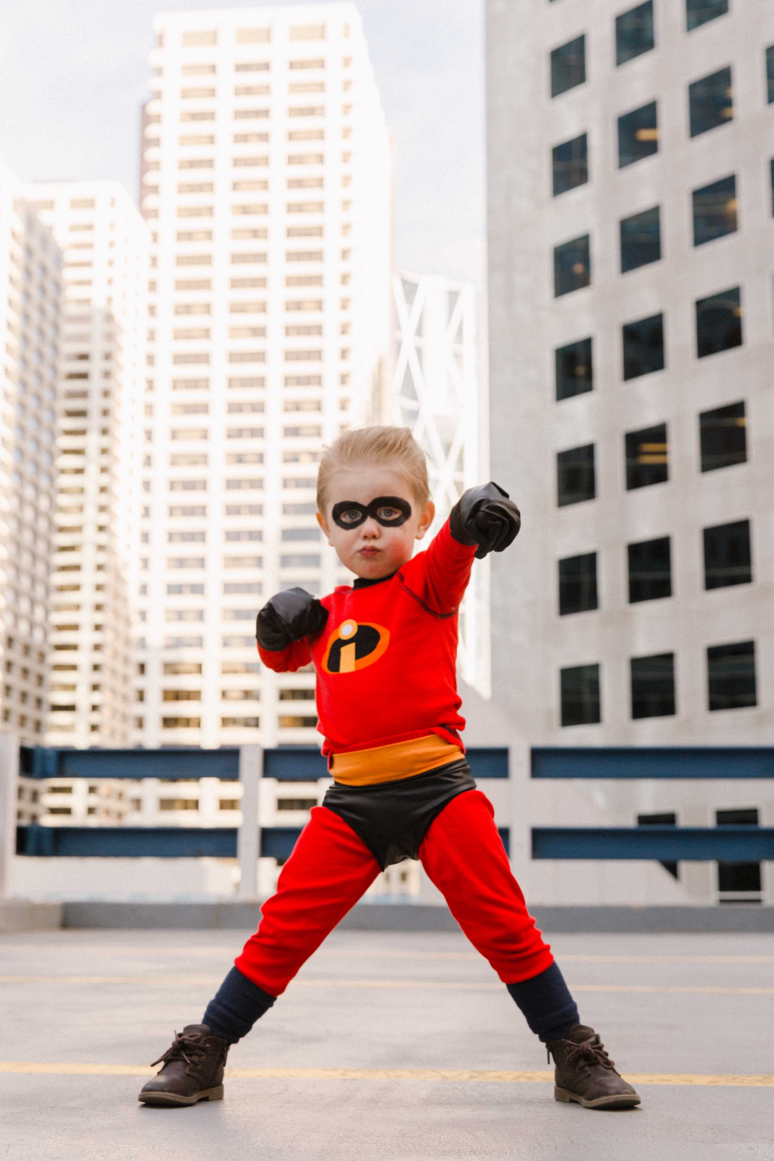 4 Family Halloween Costume Ideas for families of 4 or 5 Calgary Photographer Halloween mini Sessions