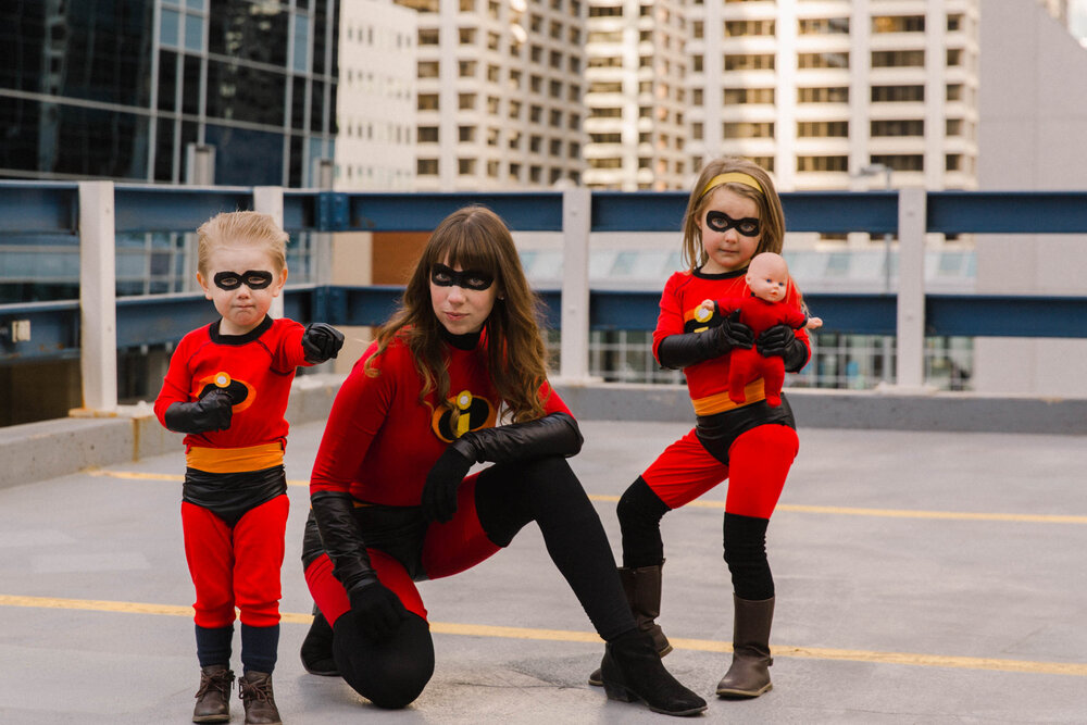 4 Family Halloween Costume Ideas for families of 4 or 5 Calgary Photographer Halloween mini Sessions