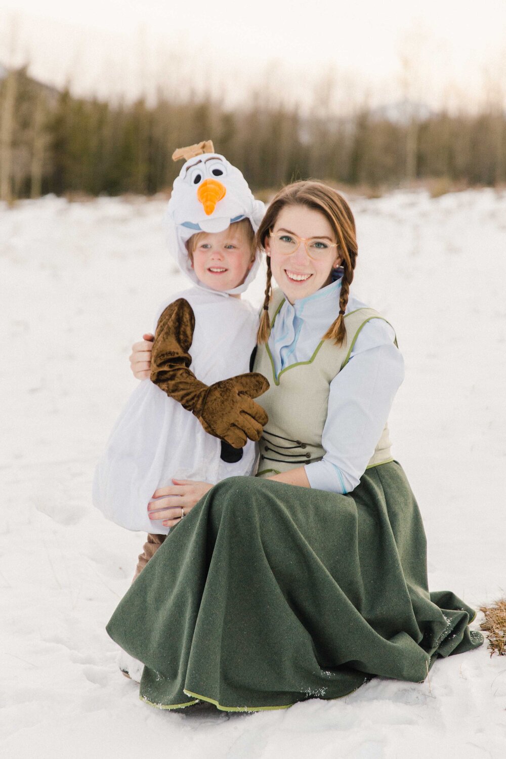 4 Family Halloween Costume Ideas for families of 4 or 5 Calgary Photographer Halloween mini Sessions