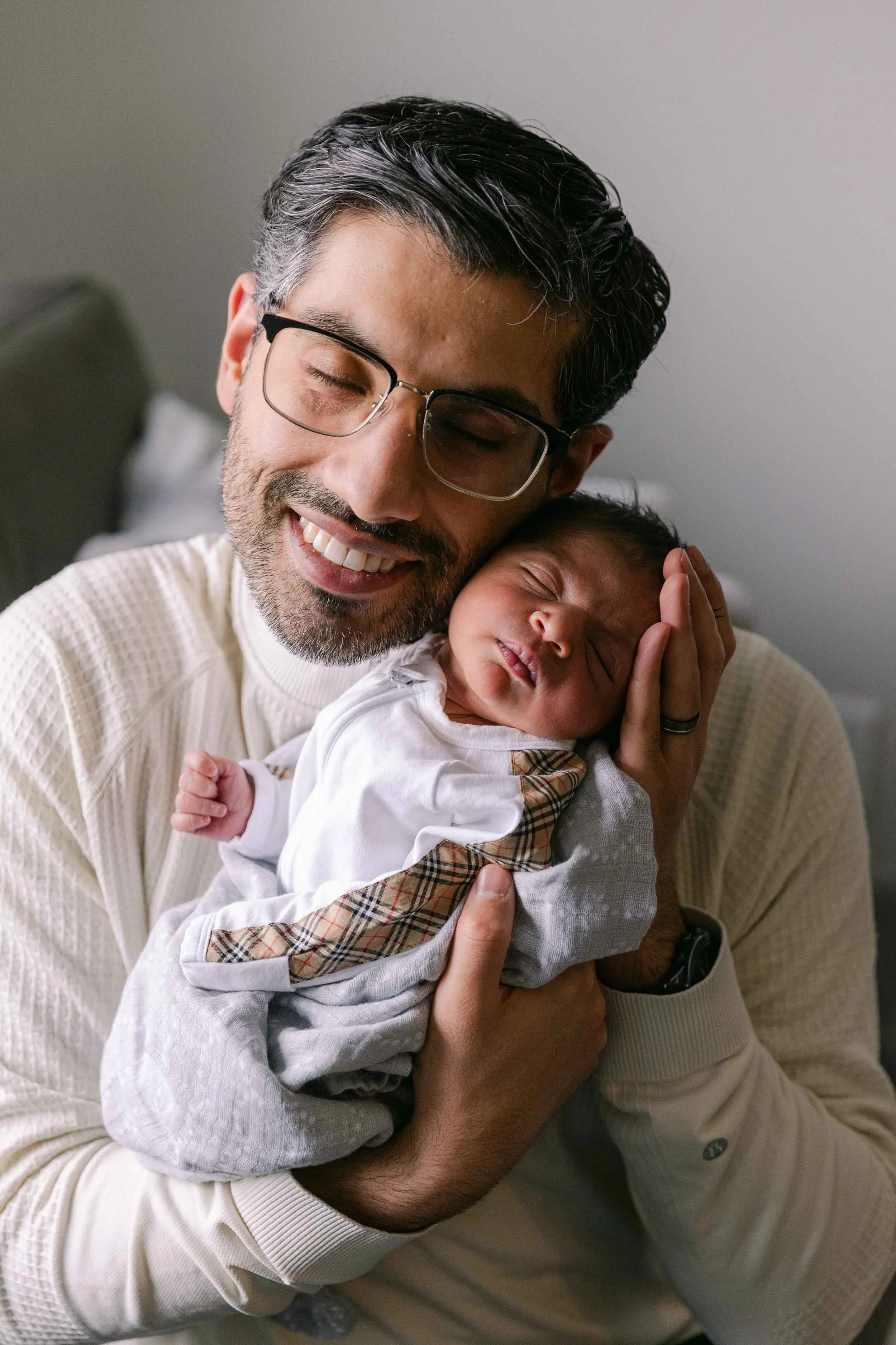 Calgary Photographer Lifestyle Newborn Photography-7.jpg