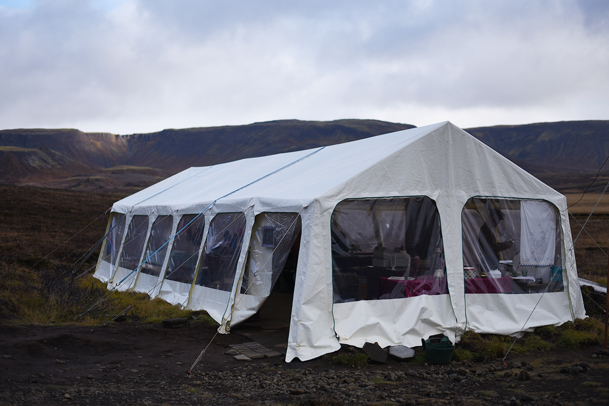 Roadside coffee tent along the Golden Circle.