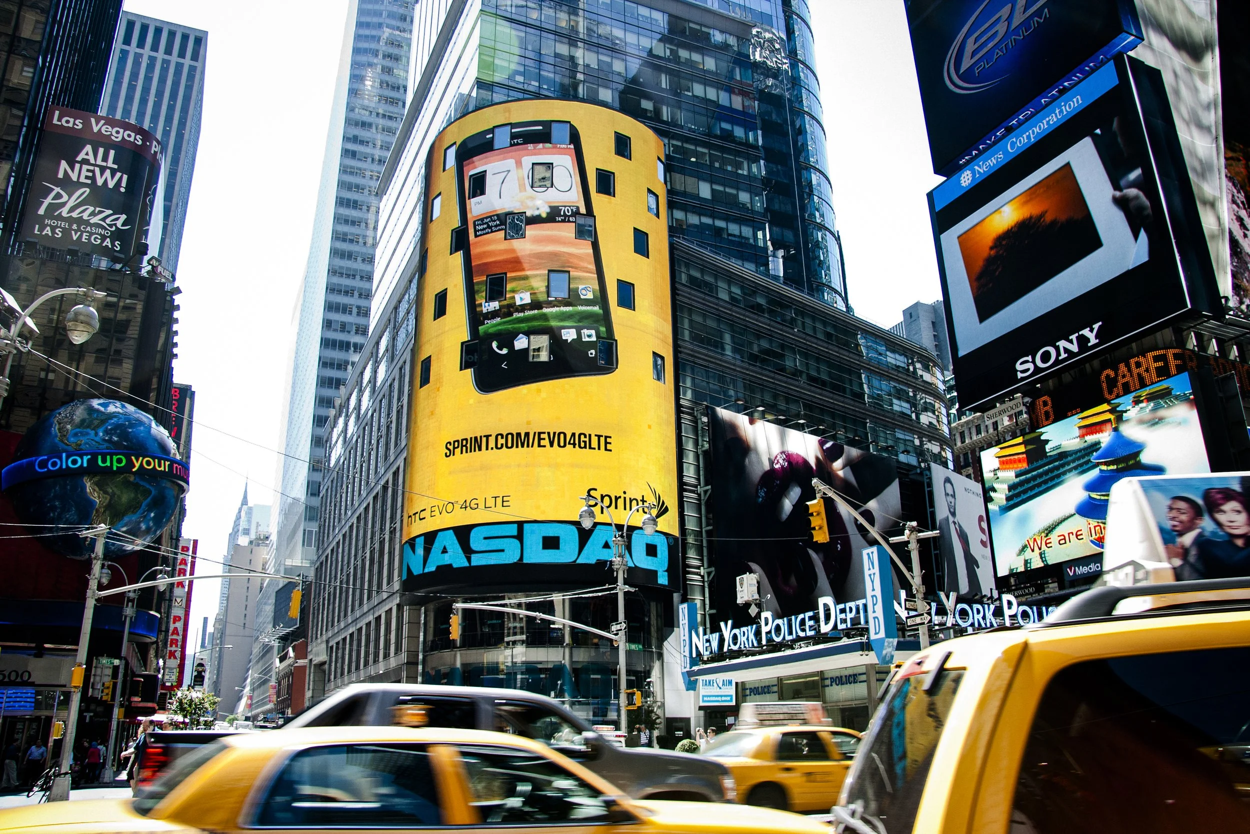 HTC-Evo-TimesSquare-04.JPG
