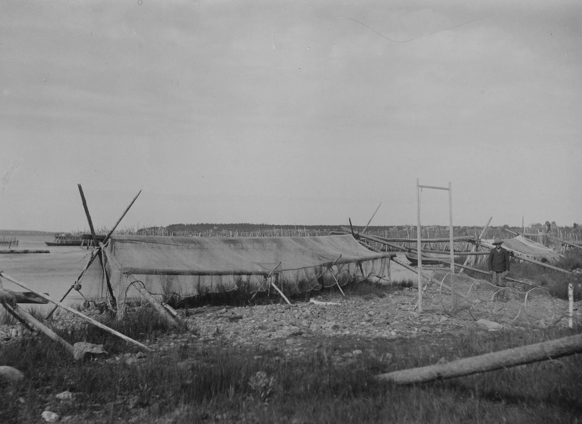 Nuotan kuivaus ja säilytys, Kemijoki, Ämmänkoski, Uuno Taavi Sirelius small.jpg