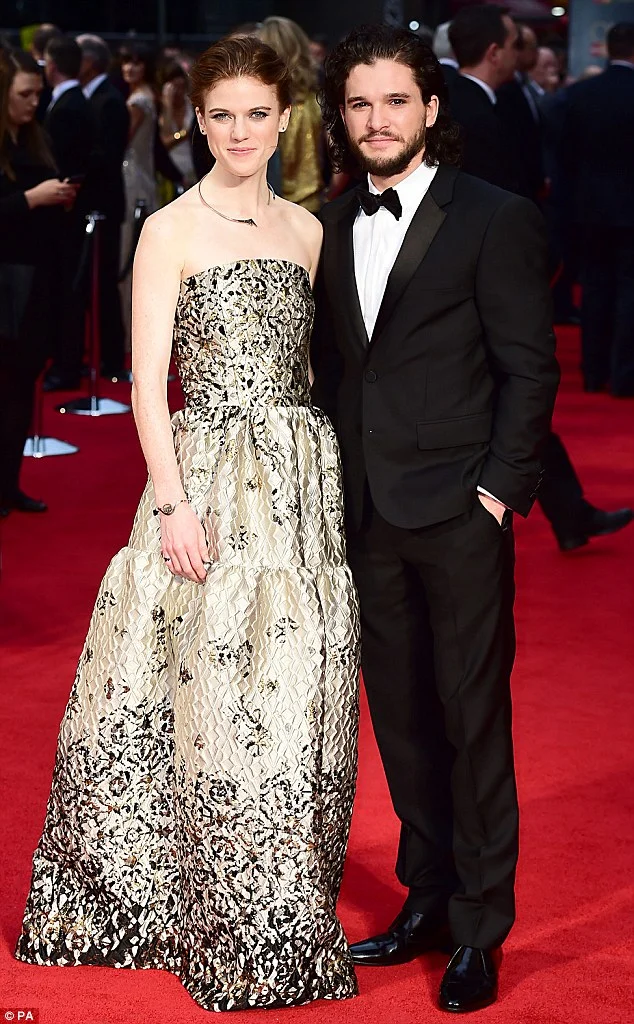 Rose Leslie Oliviers.jpg