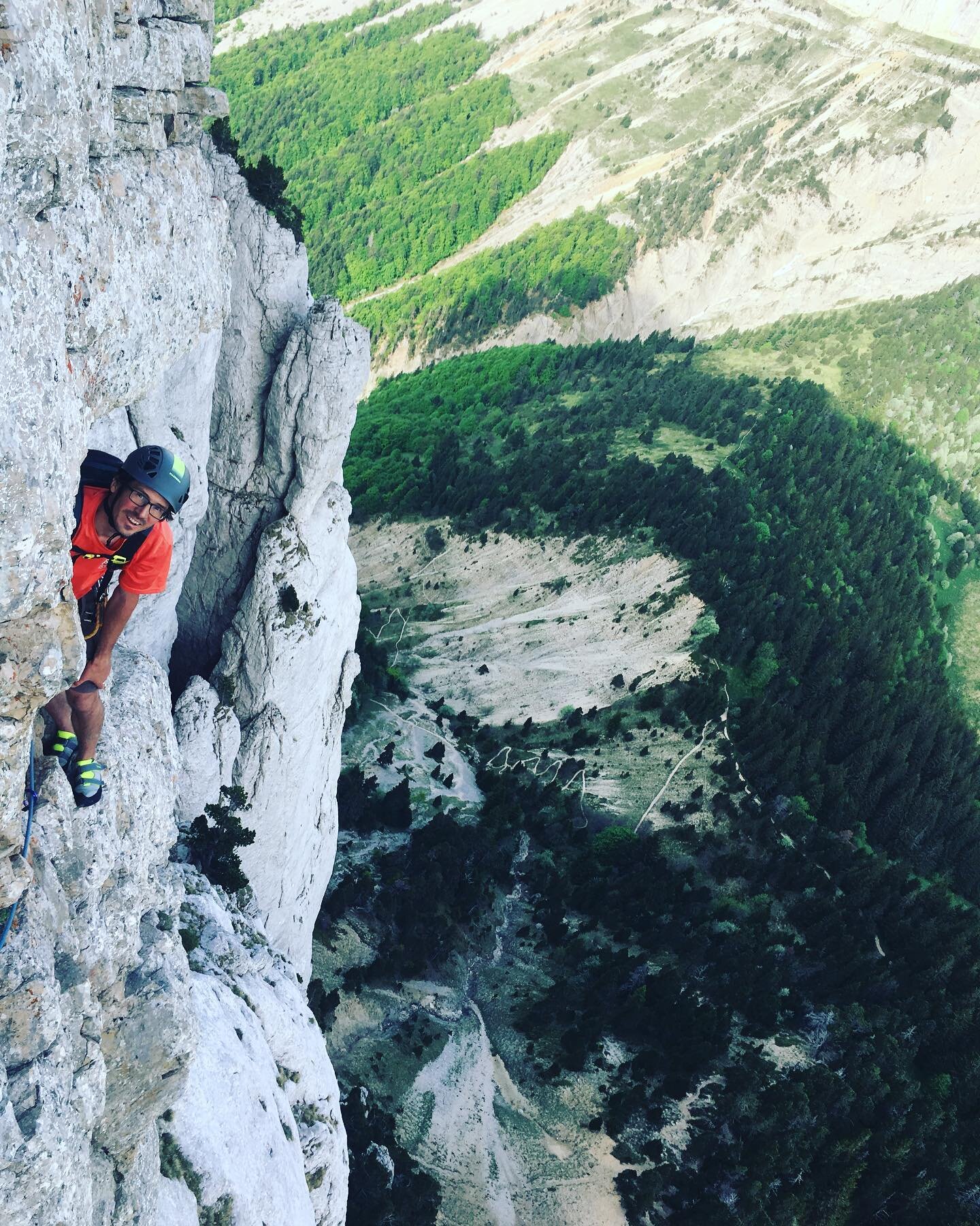 Toujours aussi classe cette Tour des Gemeaux #montaiguille #guide #isereskirando