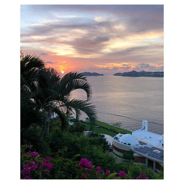 Half of my photos are sunsets. Here is a good one from Saturday. ☀️