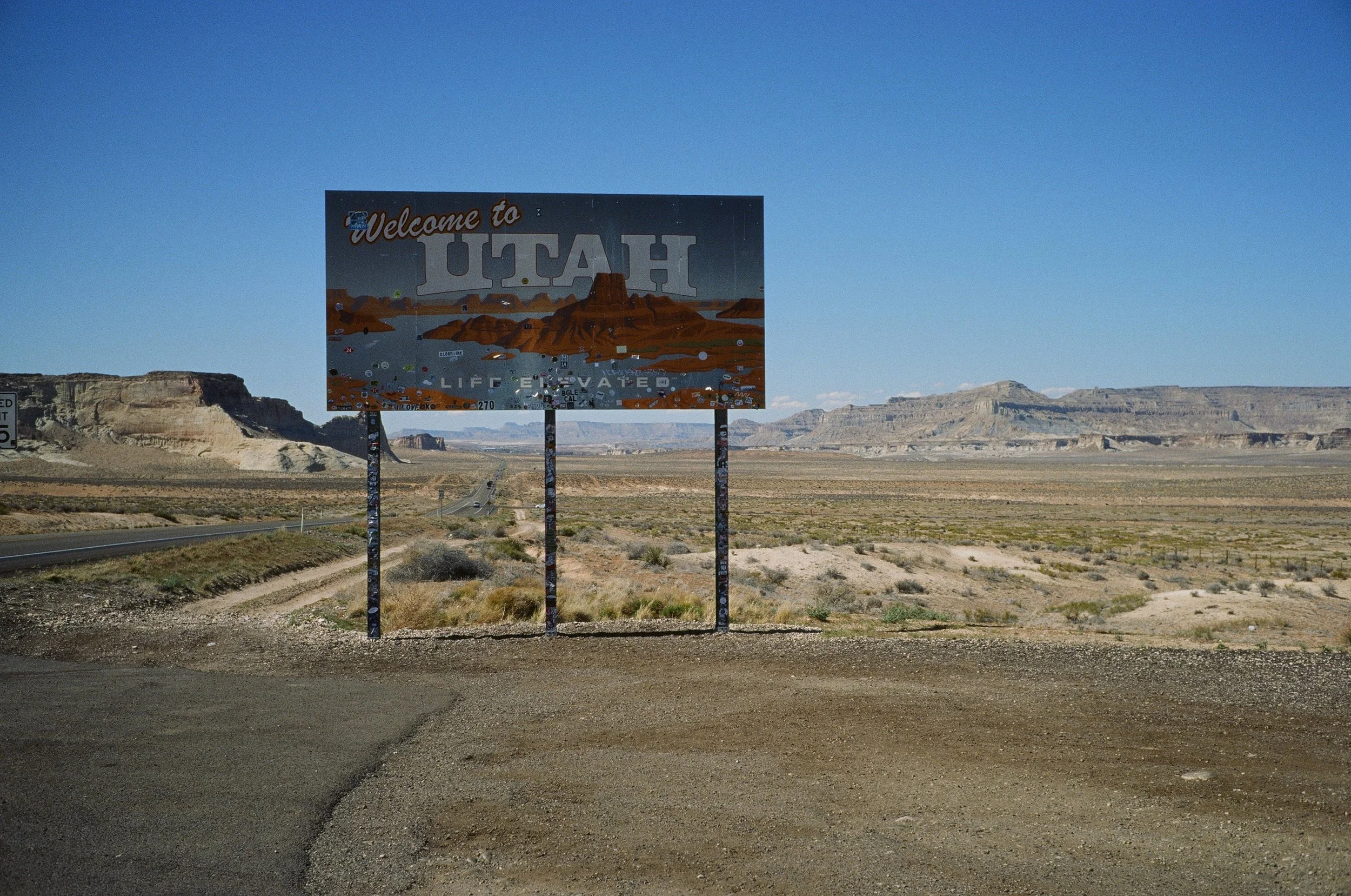 Welcome to Utah sign on Highway 89