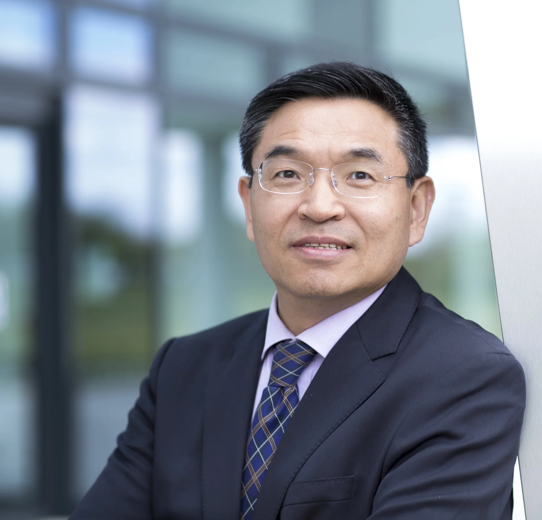 Prof Max Lu Preferred photo high res.jpg